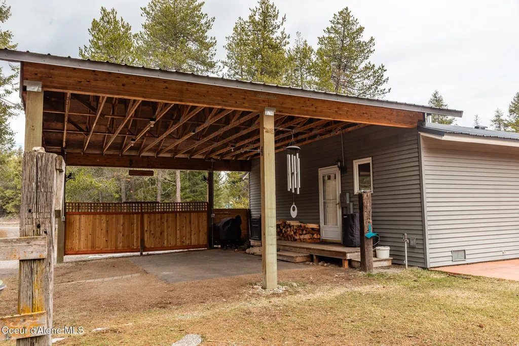 8558 W Liberty Drive Spirit Lake ID 83869