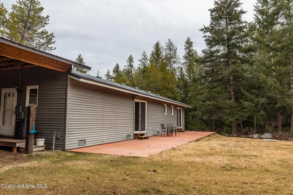8558 W Liberty Drive Spirit Lake ID 83869