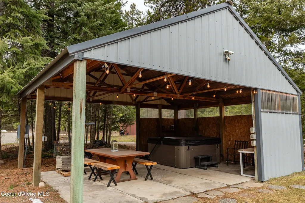 8558 W Liberty Drive Spirit Lake ID 83869