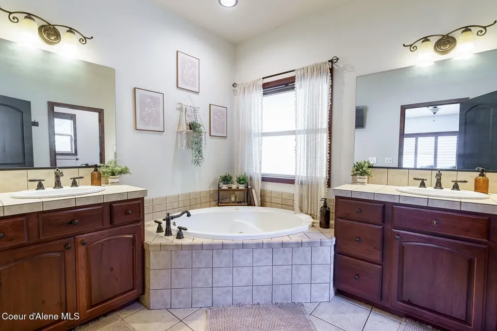 14558 N Saddle Ridge Road Rathdrum ID 83858