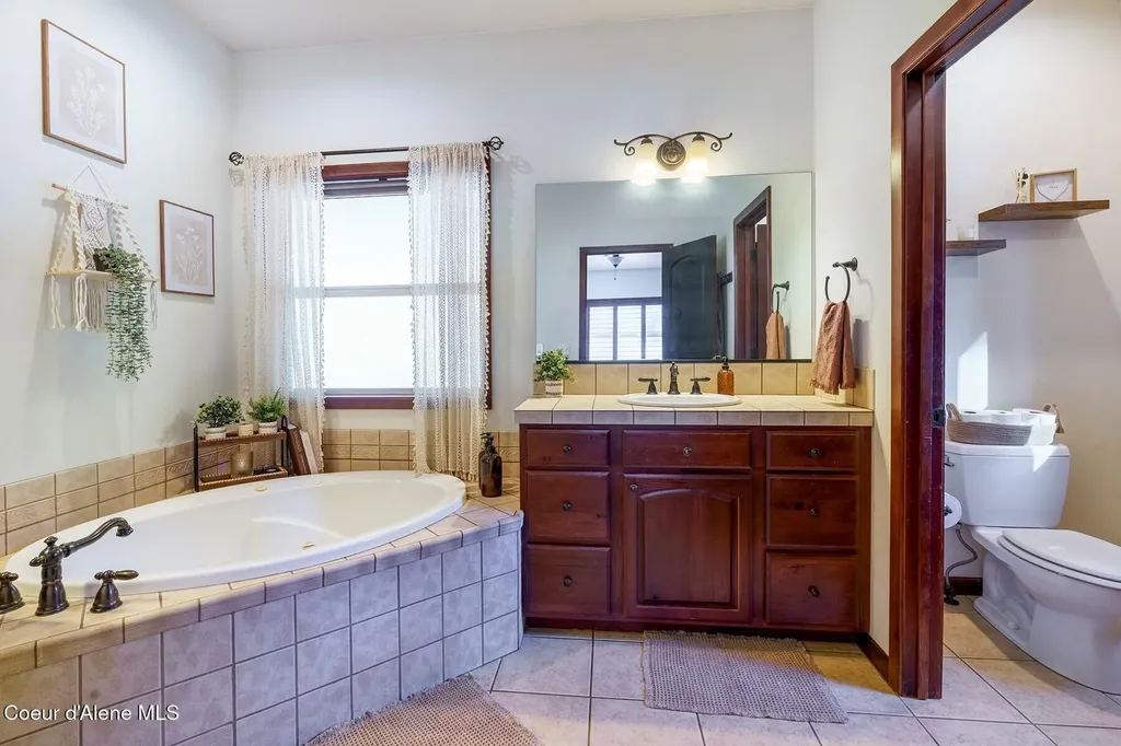 14558 N Saddle Ridge Road Rathdrum ID 83858