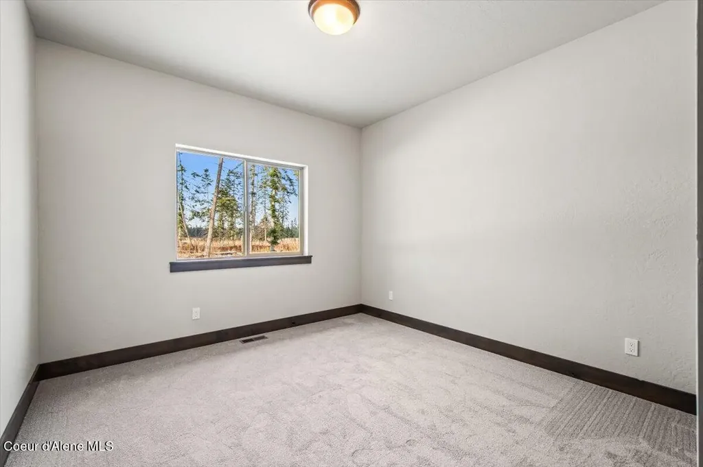 L2B8 N Eclipse Road Rathdrum ID 83858