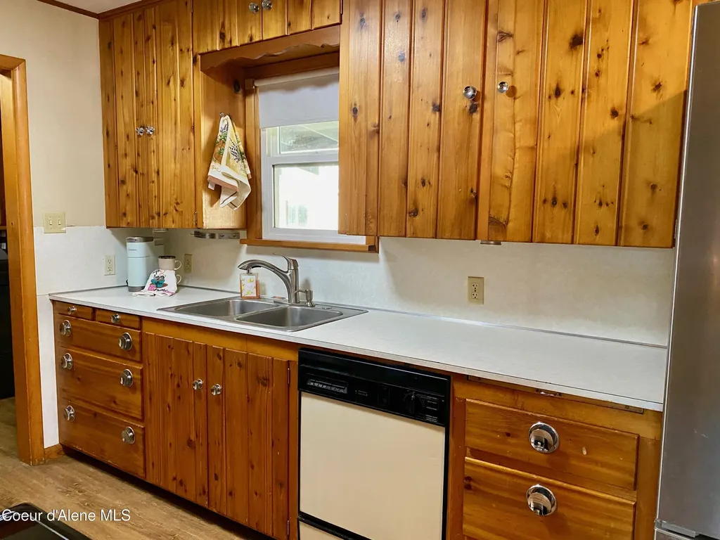 61 Whiskey Jack Road Sandpoint ID 83864