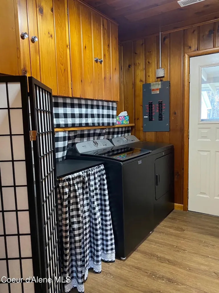 61 Whiskey Jack Road Sandpoint ID 83864
