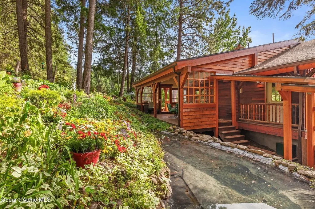 8562 S Gozzer Road Harrison ID 83833