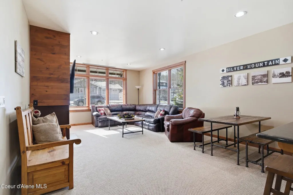 834 Mckinley Avenue Kellogg ID 83837