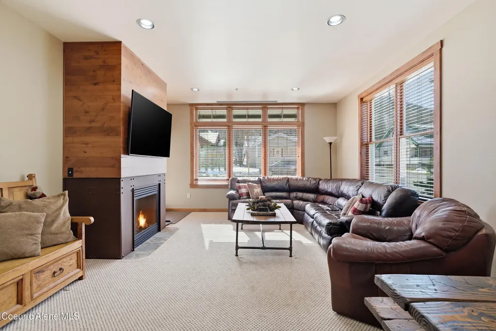 834 Mckinley Avenue Kellogg ID 83837