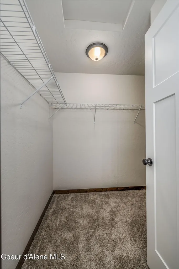 12037 N Lennon Lane Rathdrum ID 83858