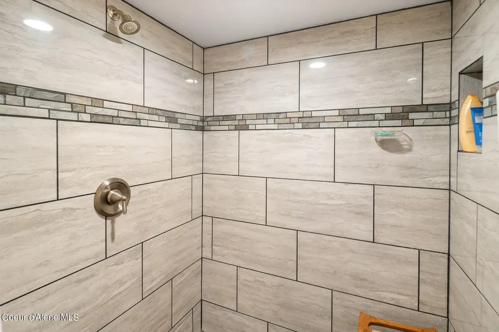 181 Calypso Lane Sandpoint ID 83864