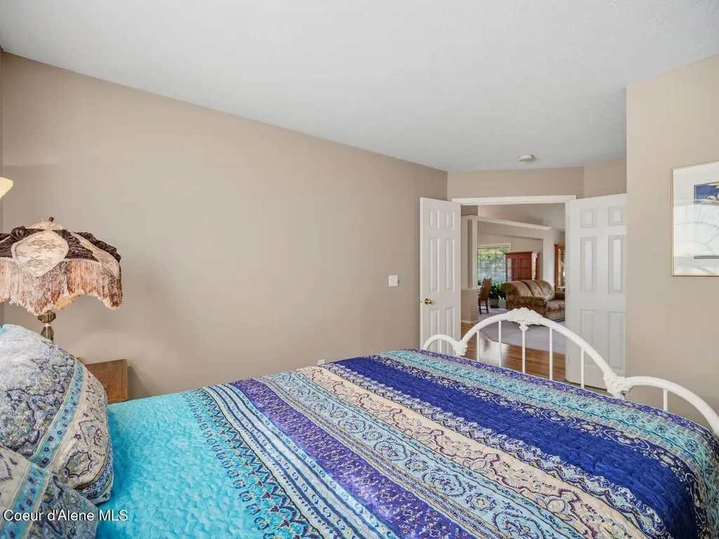 6908 N East Bluff Court Spokane WA 99208