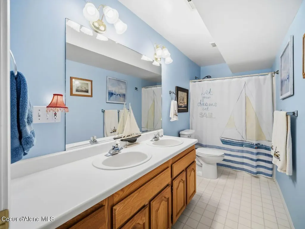 6908 N East Bluff Court Spokane WA 99208