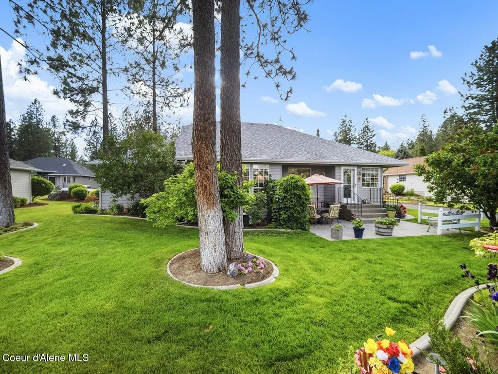6908 N East Bluff Court Spokane WA 99208