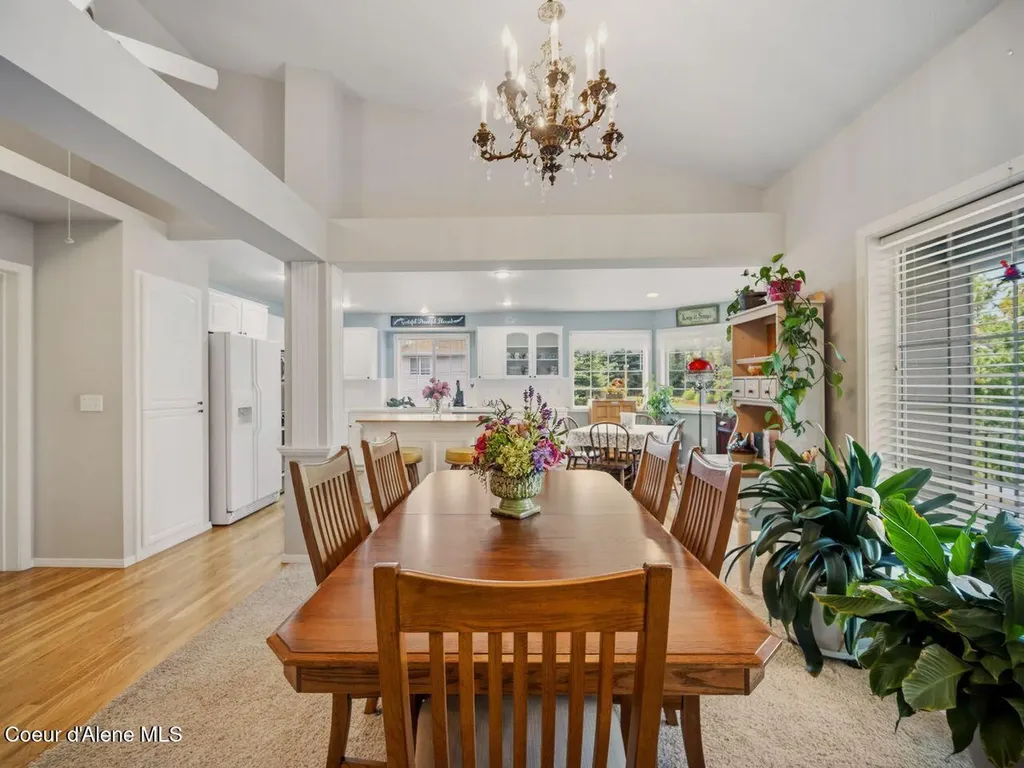 6908 N East Bluff Court Spokane WA 99208