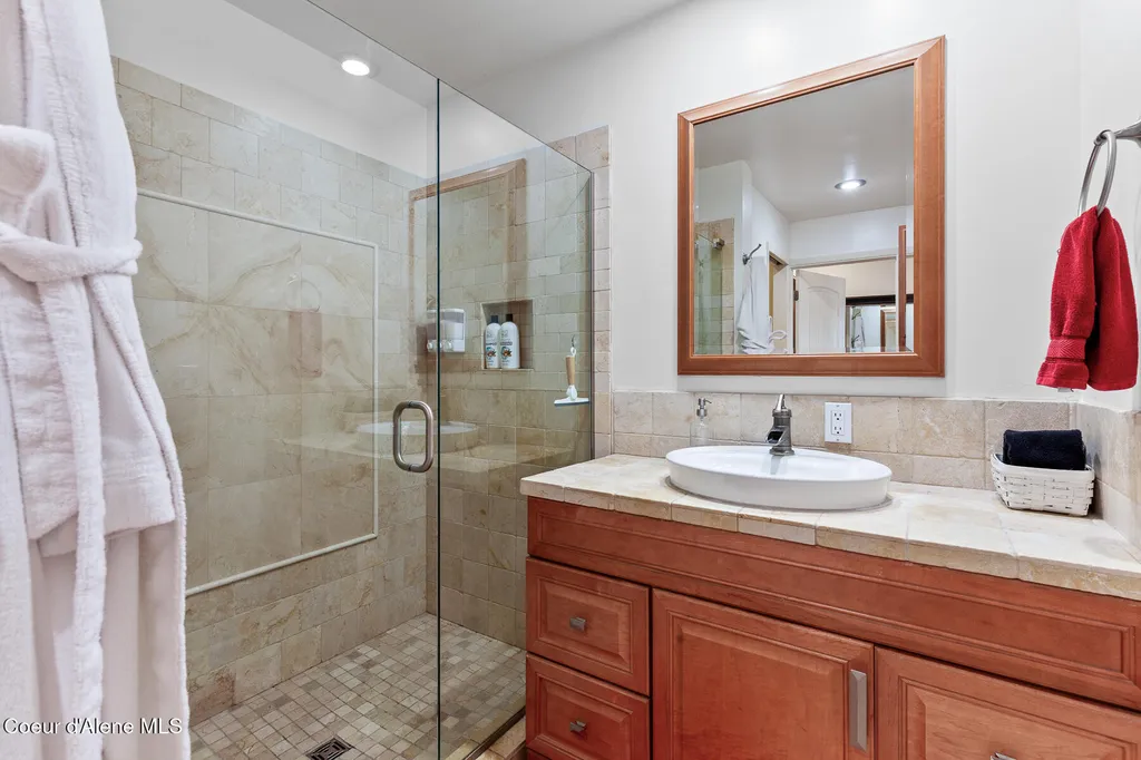 18126 E Duwamish Drive Bayview ID 83803