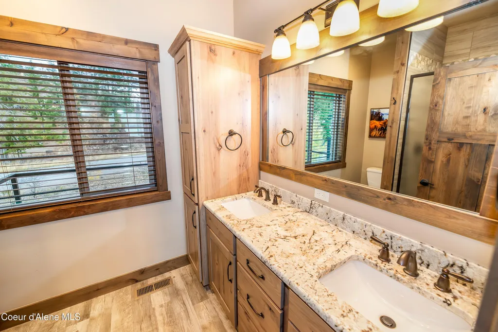 44 Palouse Drive Nordman ID 83848