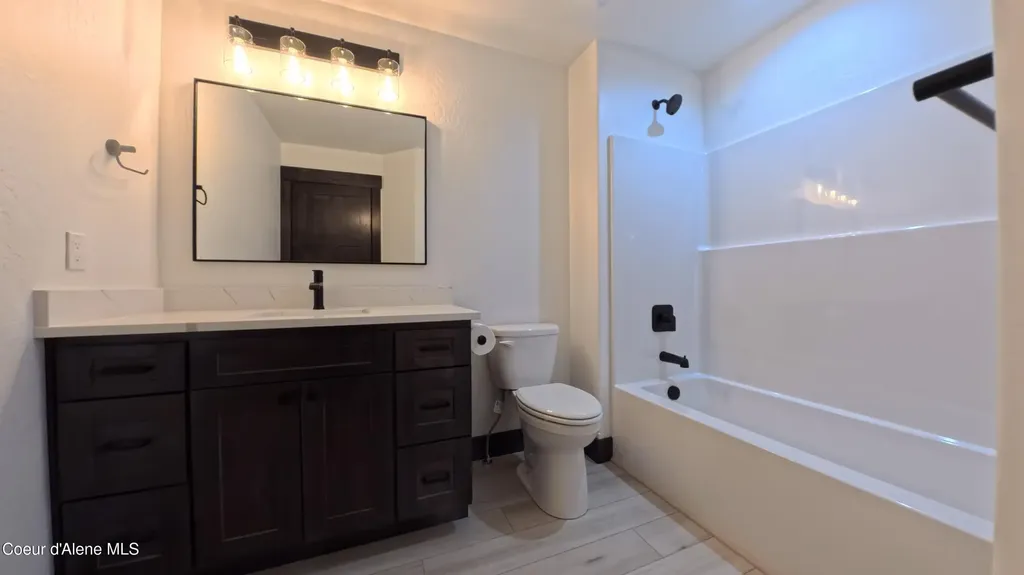 150 E Lobo Loop Hayden ID 83835