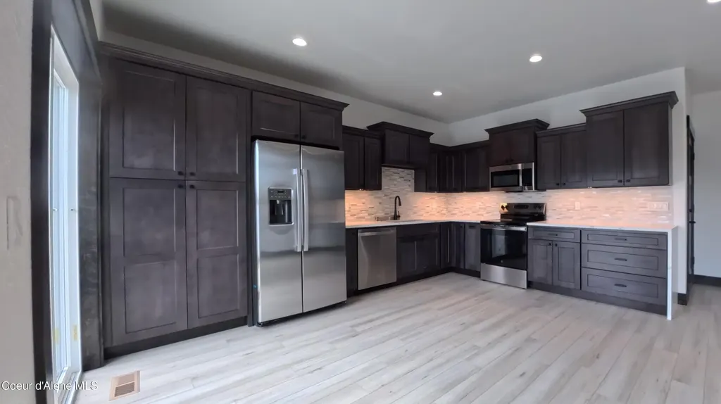 150 E Lobo Loop Hayden ID 83835
