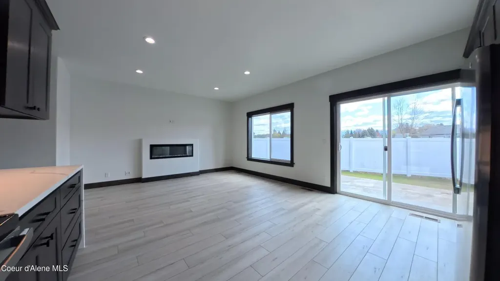 150 E Lobo Loop Hayden ID 83835