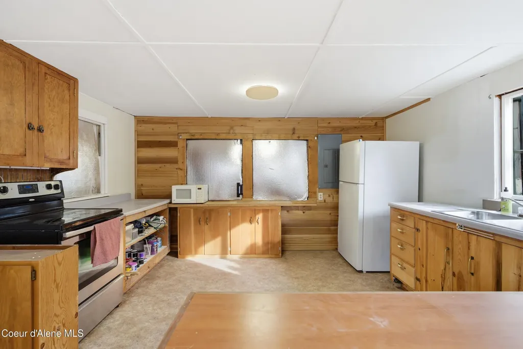 617 E Valley Street S Oldtown ID 83822