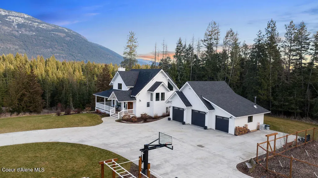 354 Buena Vista Road Bonners Ferry ID 83805