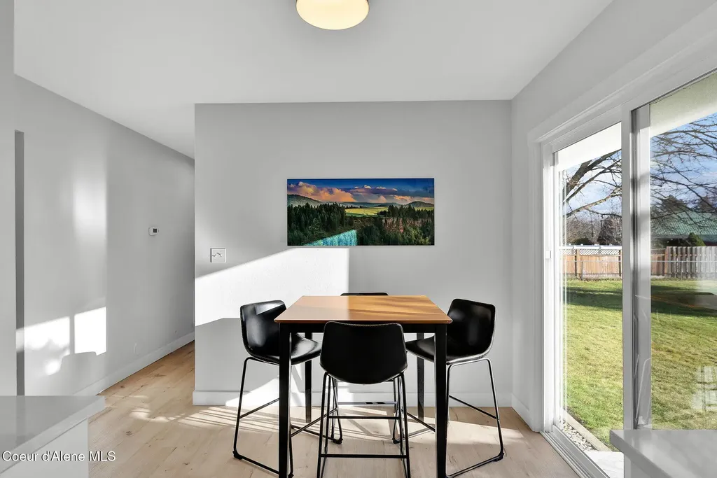 1810 W Honeysuckle Avenue Hayden ID 83835