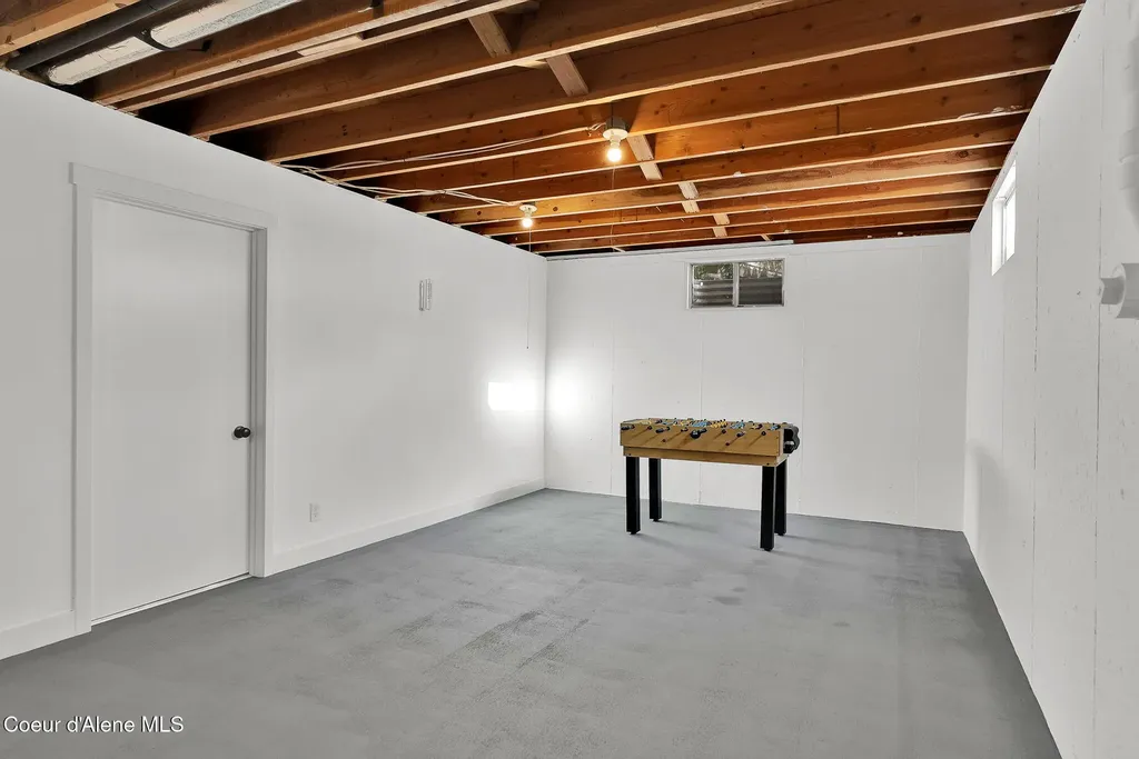 1810 W Honeysuckle Avenue Hayden ID 83835