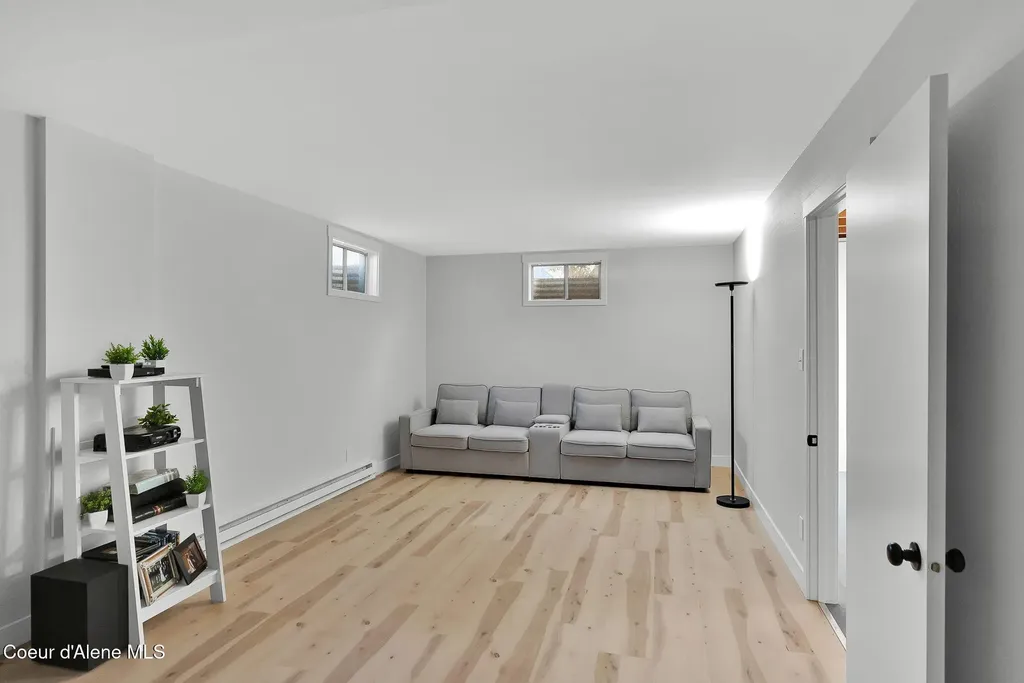 1810 W Honeysuckle Avenue Hayden ID 83835