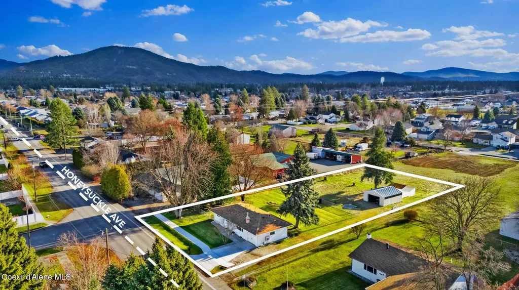 1810 W Honeysuckle Avenue Hayden ID 83835