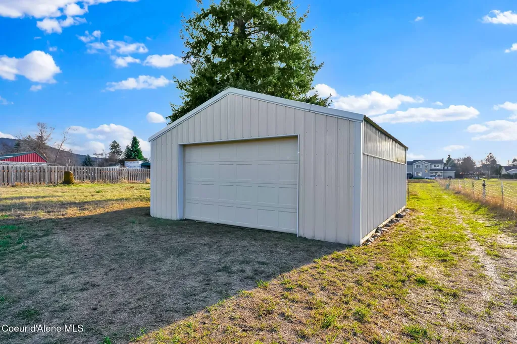 1810 W Honeysuckle Avenue Hayden ID 83835