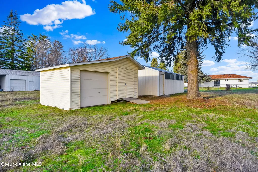1810 W Honeysuckle Avenue Hayden ID 83835