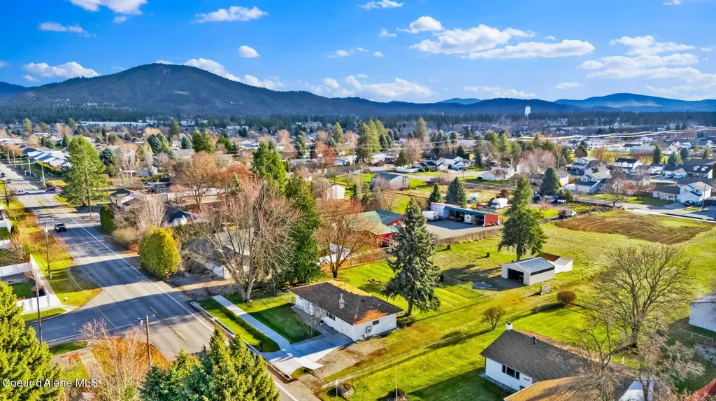 1810 W Honeysuckle Avenue Hayden ID 83835