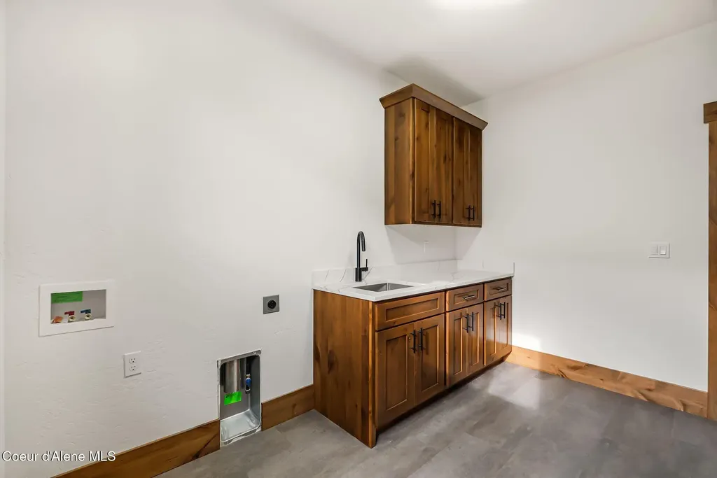137 Backtrack Road Sandpoint ID 83864