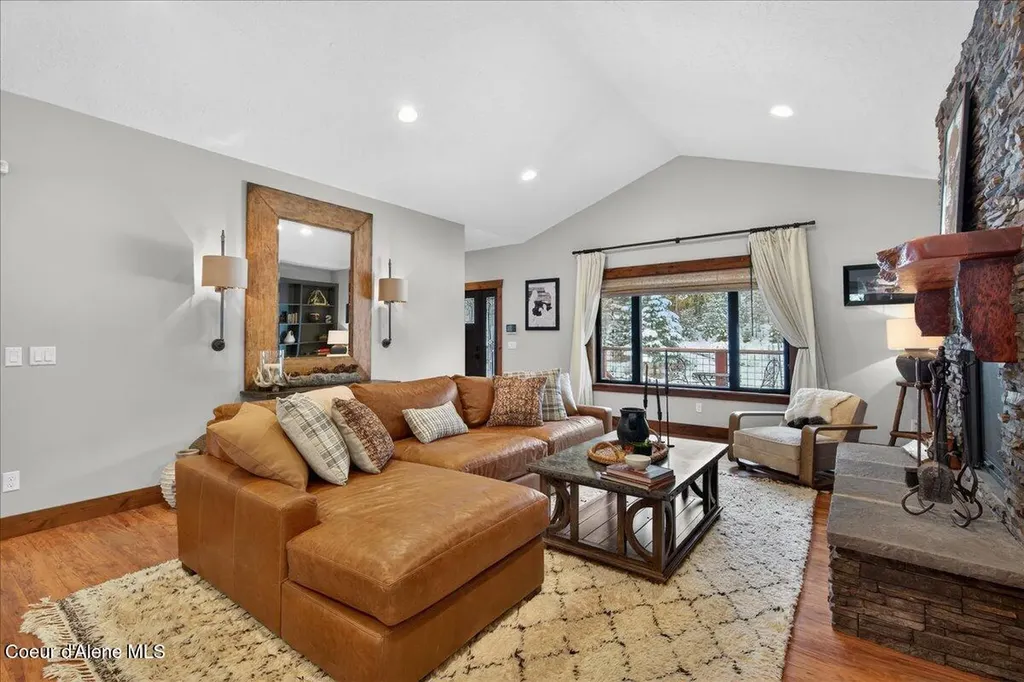 505 Chippewa Trail Sagle ID 83860