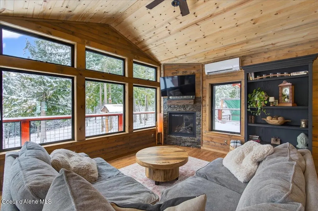 505 Chippewa Trail Sagle ID 83860