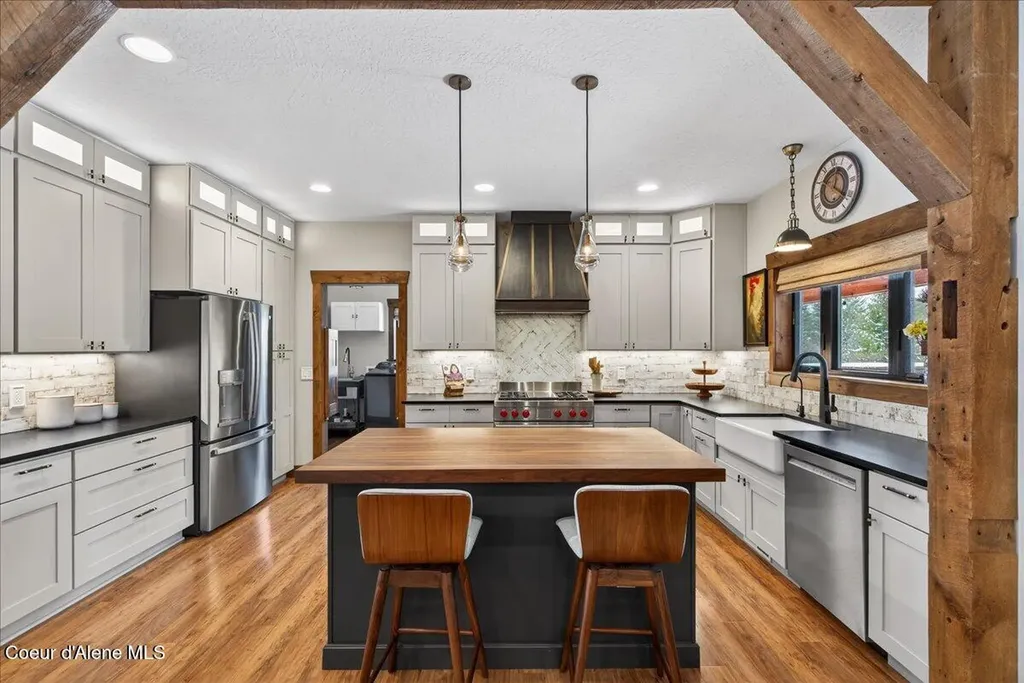 505 Chippewa Trail Sagle ID 83860