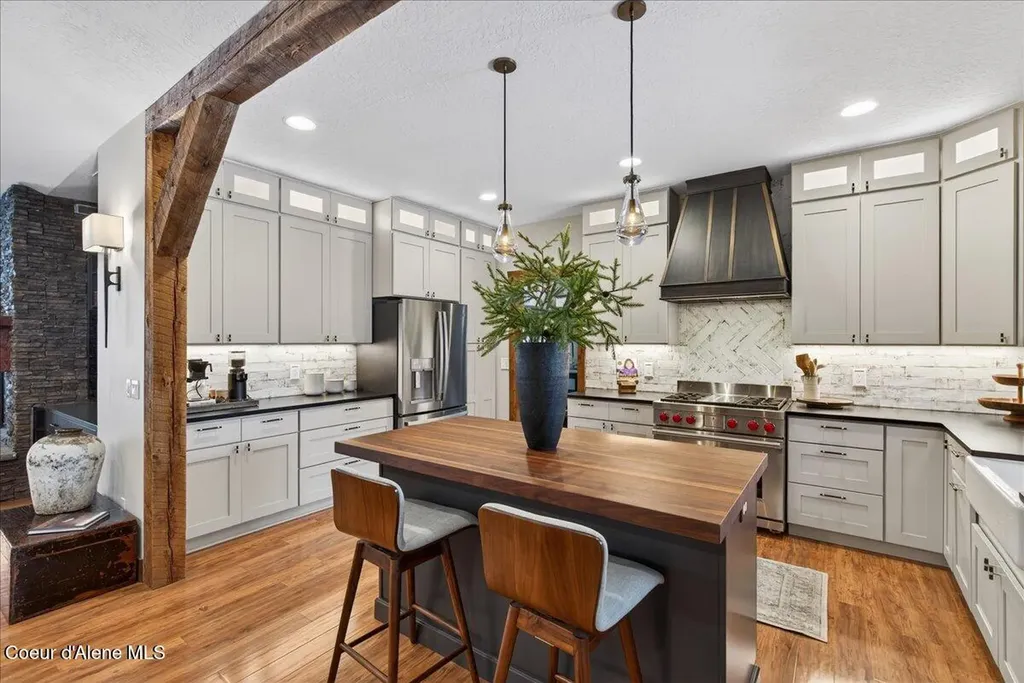 505 Chippewa Trail Sagle ID 83860