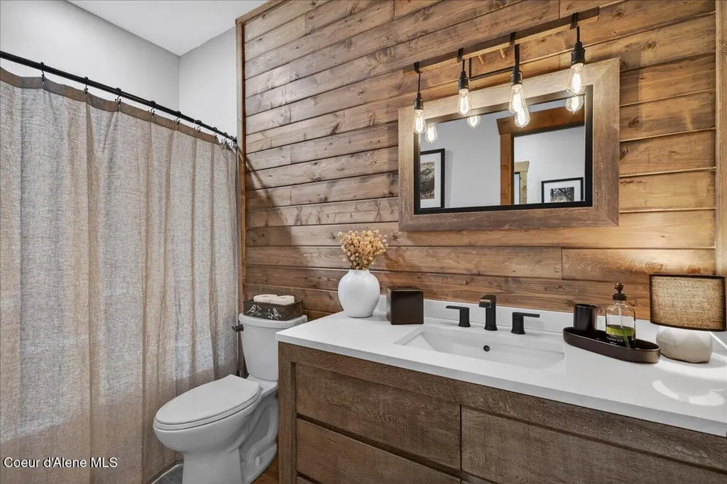 505 Chippewa Trail Sagle ID 83860