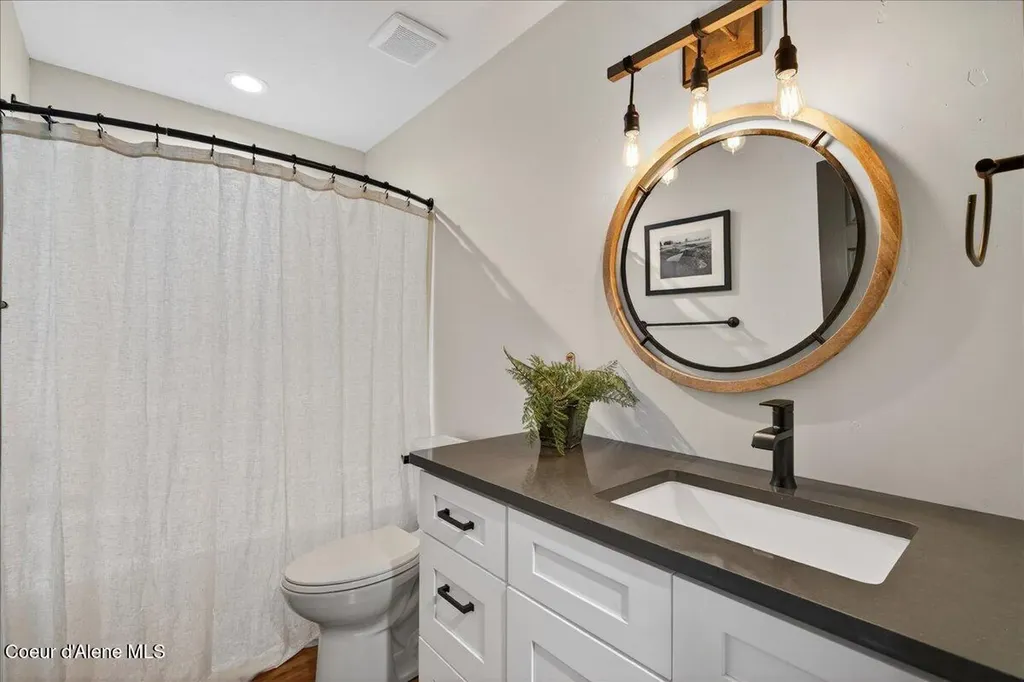 505 Chippewa Trail Sagle ID 83860
