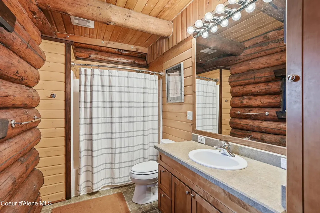 21651 S Lakeview Drive Worley ID 83876