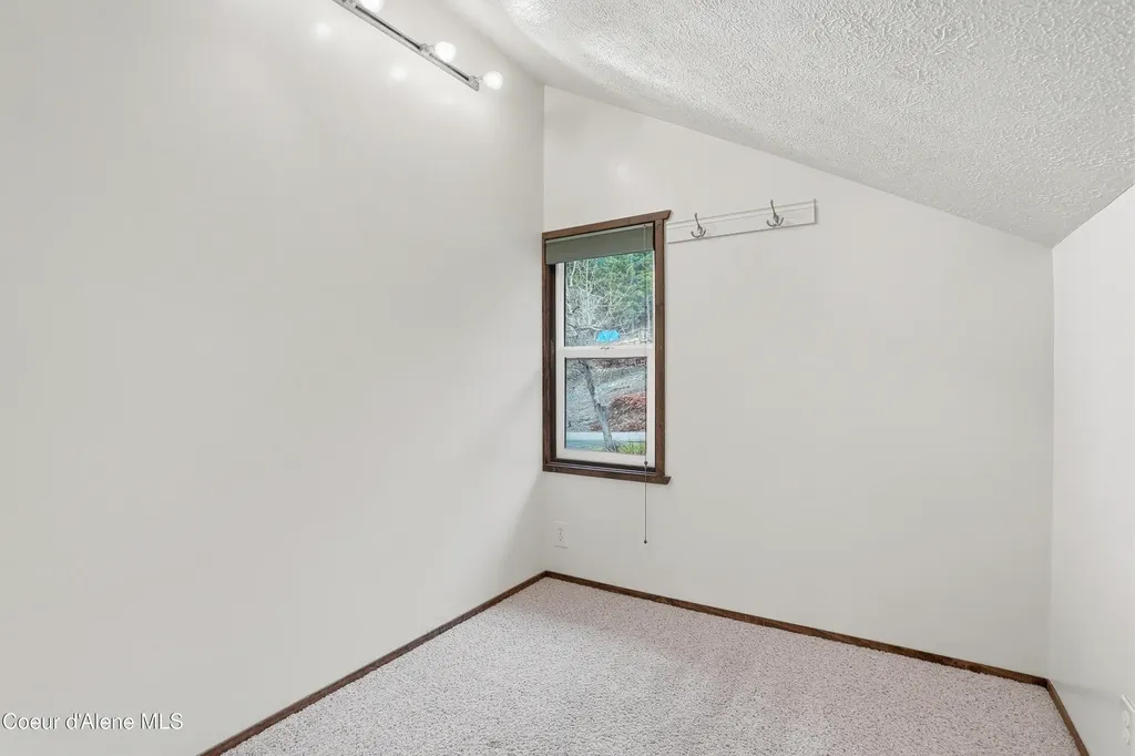 21651 S Lakeview Drive Worley ID 83876