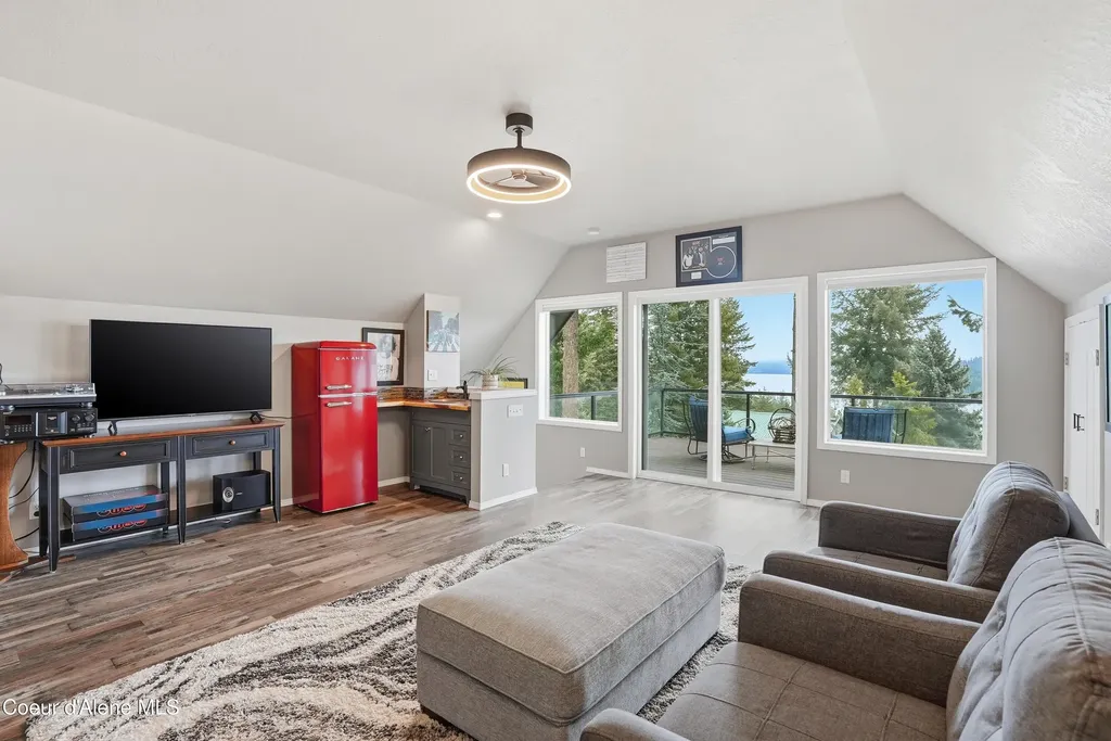 21651 S Lakeview Drive Worley ID 83876