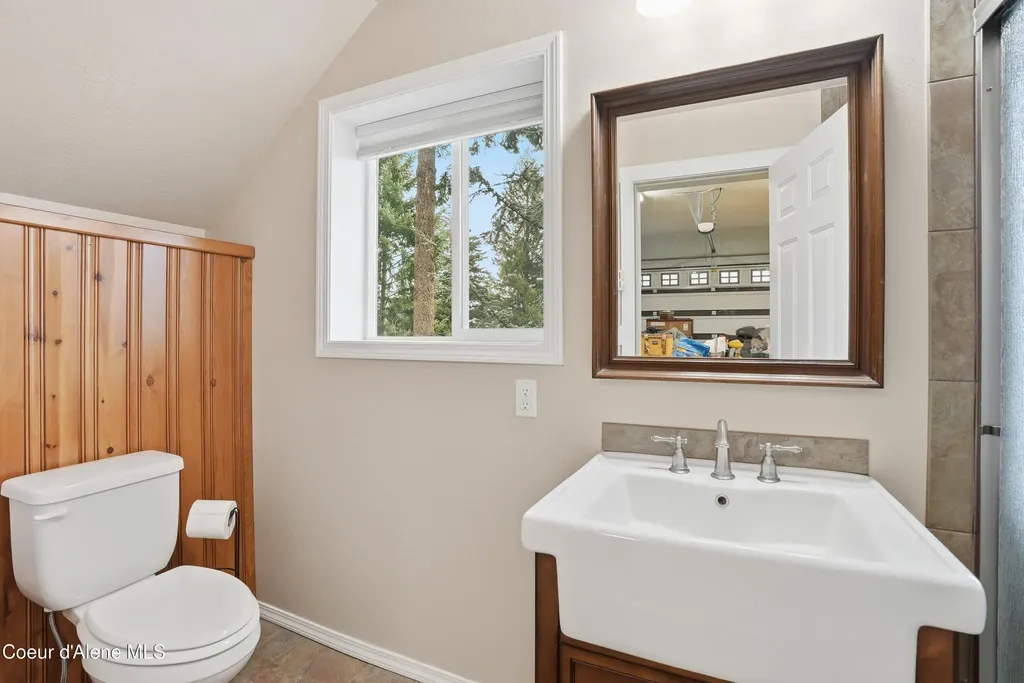 21651 S Lakeview Drive Worley ID 83876