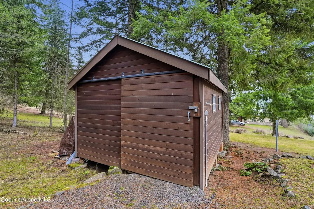 21651 S Lakeview Drive Worley ID 83876