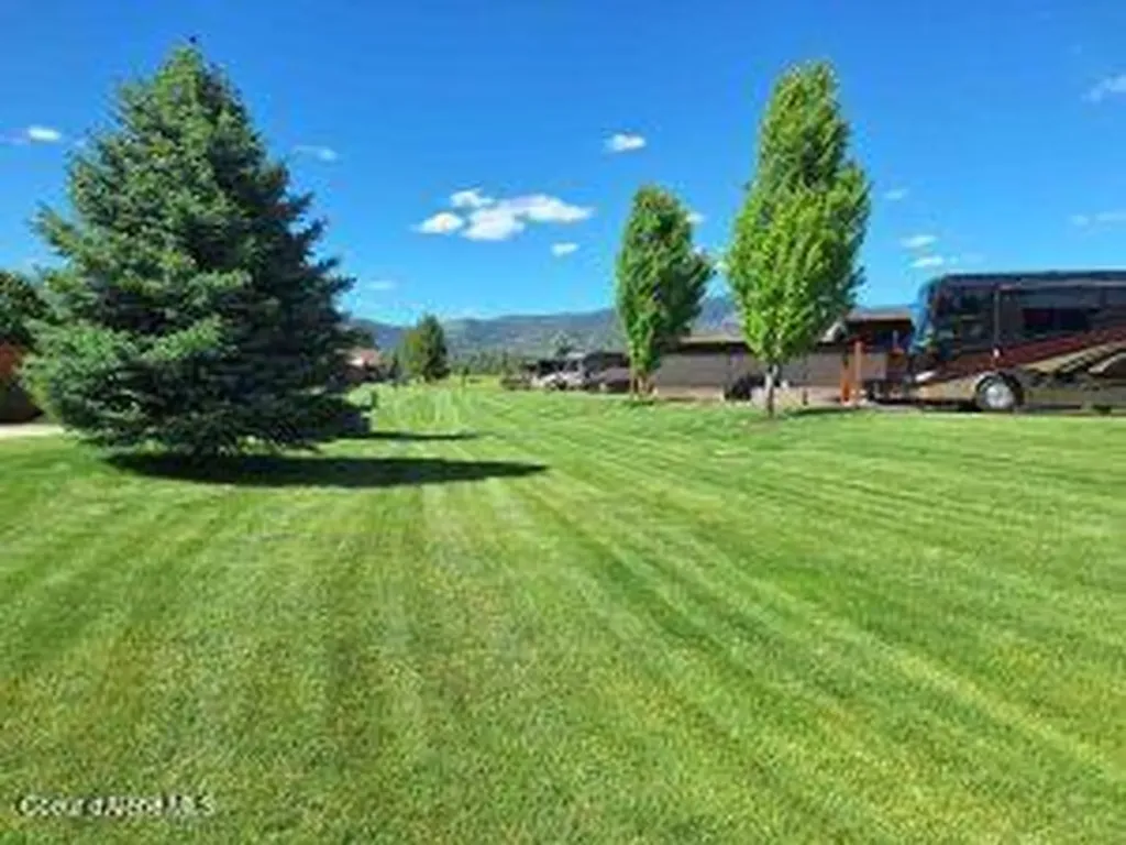 51 Sand Trap Lane Blanchard ID 83804