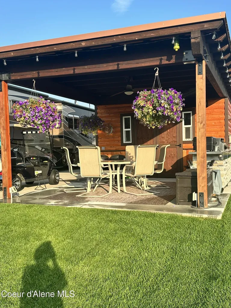 51 Sand Trap Lane Blanchard ID 83804