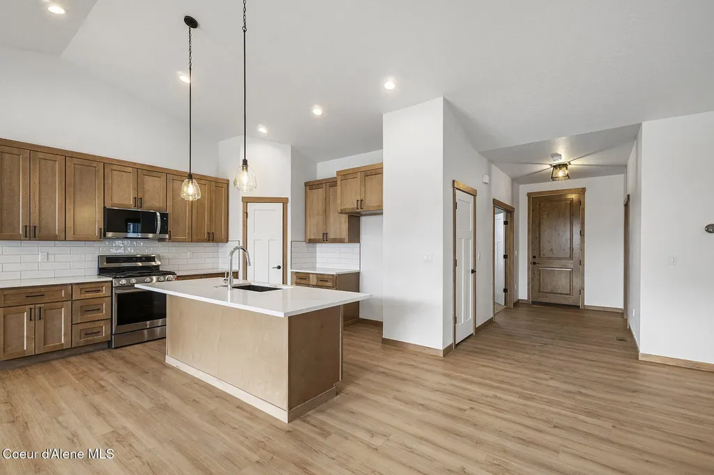 8892 W Swather Avenue Rathdrum ID 83858