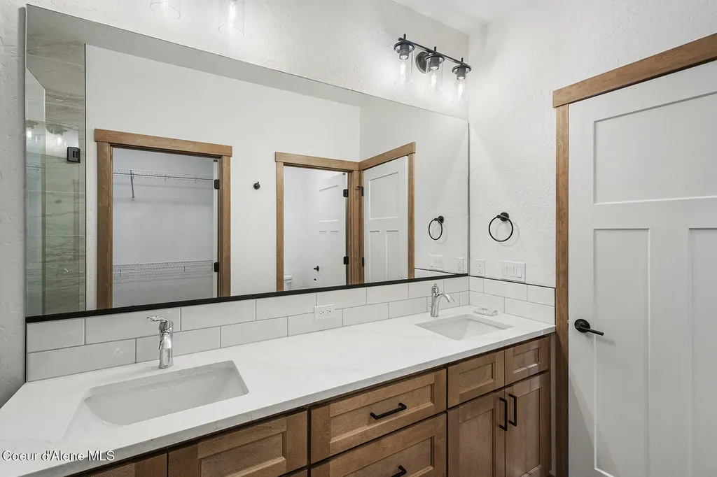 8892 W Swather Avenue Rathdrum ID 83858
