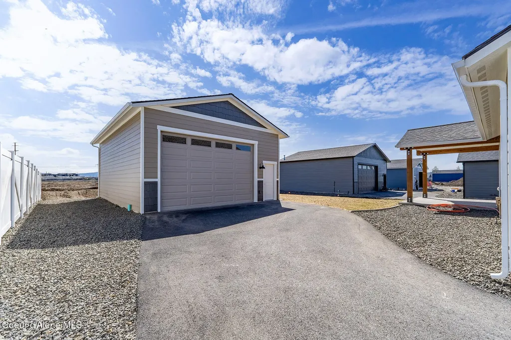 8892 W Swather Avenue Rathdrum ID 83858