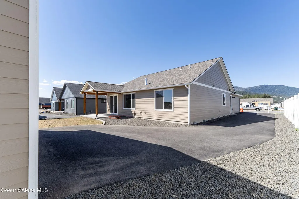 8892 W Swather Avenue Rathdrum ID 83858