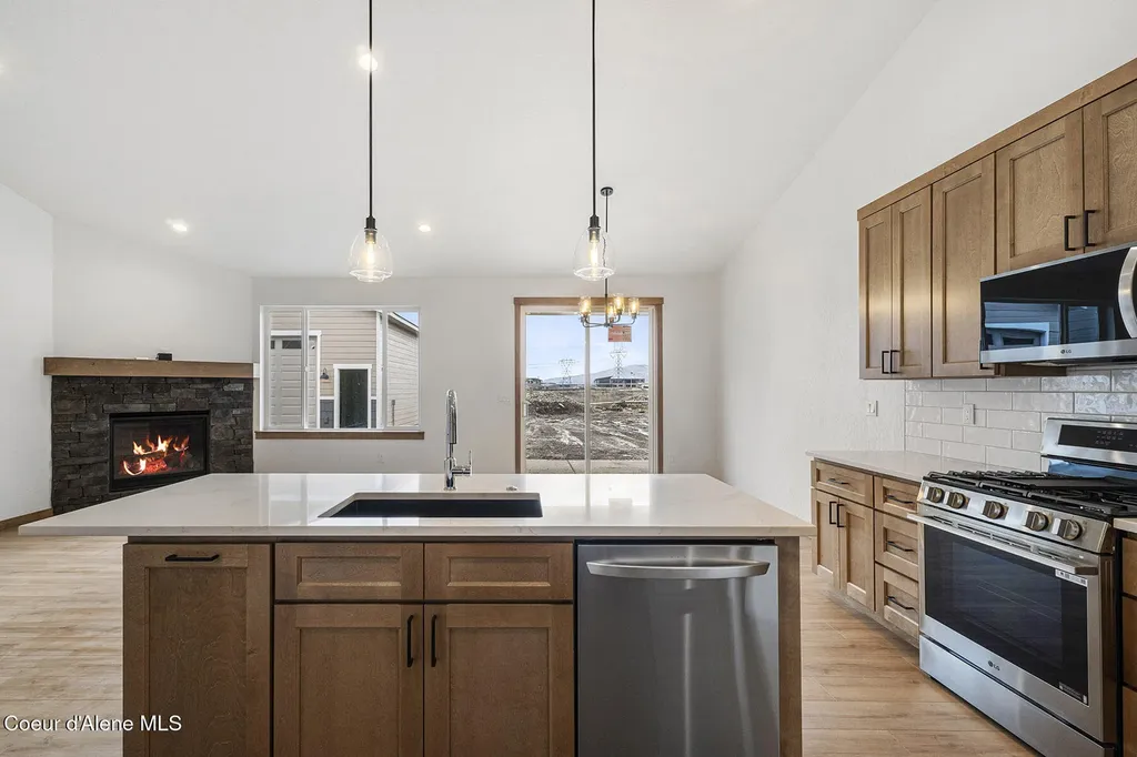 8892 W Swather Avenue Rathdrum ID 83858